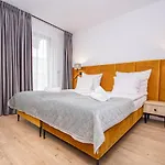 アパートホテル Inpoint G15 Near Old Town & Kazimierz District & Optional Paid Parking 4*