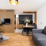 شقة فندقية Inpoint G15 Near Old Town & Kazimierz District & Optional Paid Parking 4*