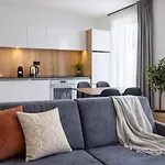 Inpoint G15 Near Old Town & Kazimierz District & Optional Paid Parking شقة فندقية كراكوفيا
