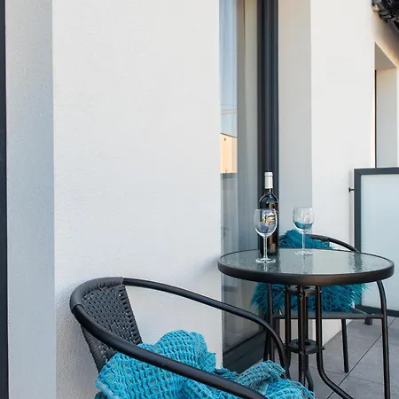 Ξενοδοχείο με διαμερίσματα Inpoint G15 Near Old Town & Kazimierz District & Optional Paid Parking