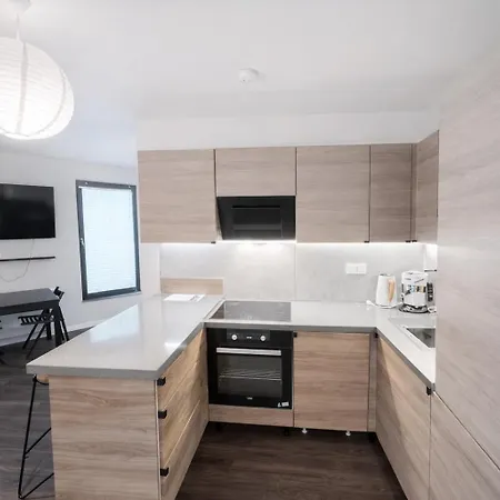Inpoint G15 Near Old Town & Kazimierz District & Optional Paid Parking Краков
