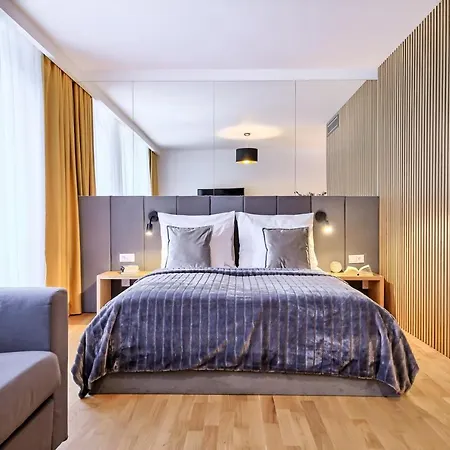 Inpoint G15 Near Old Town & Kazimierz District & Optional Paid Parking