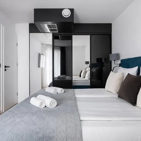 Appart hôtel Inpoint G15 Near Old Town & Kazimierz District & Optional Paid Parking 4*